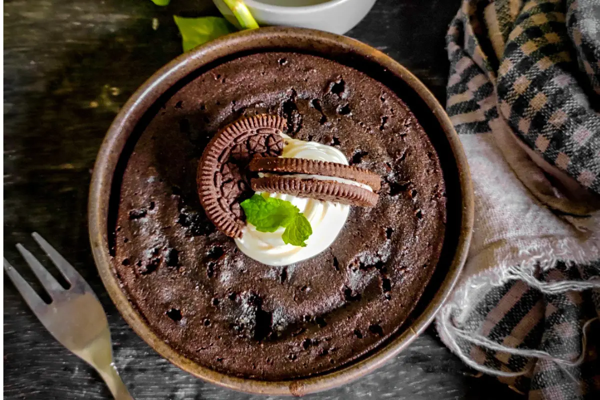 OREO LAVA CAKE! made with 4 ingredients total + you can use any oreo o... |  TikTok