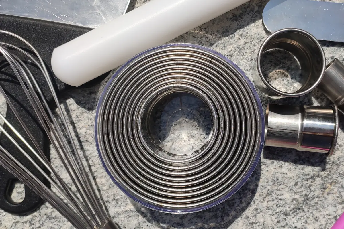 7 Essential Baking Tools for Beginner Bakers