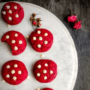 https://alishasdessertsafari.com/red-velvet-white-chocolate-chip-cookies/