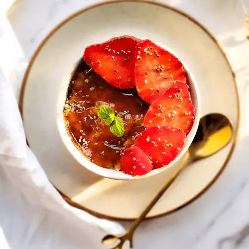 strawberry and kaffir lime overnight oats