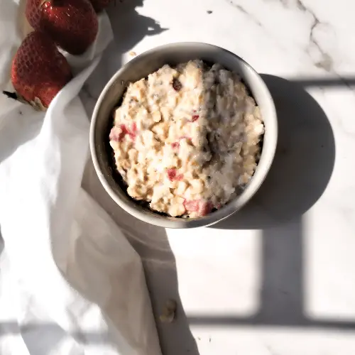 strawberry and kaffir lime overnight oats