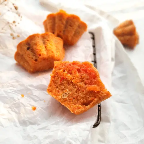carrot raisin muffins