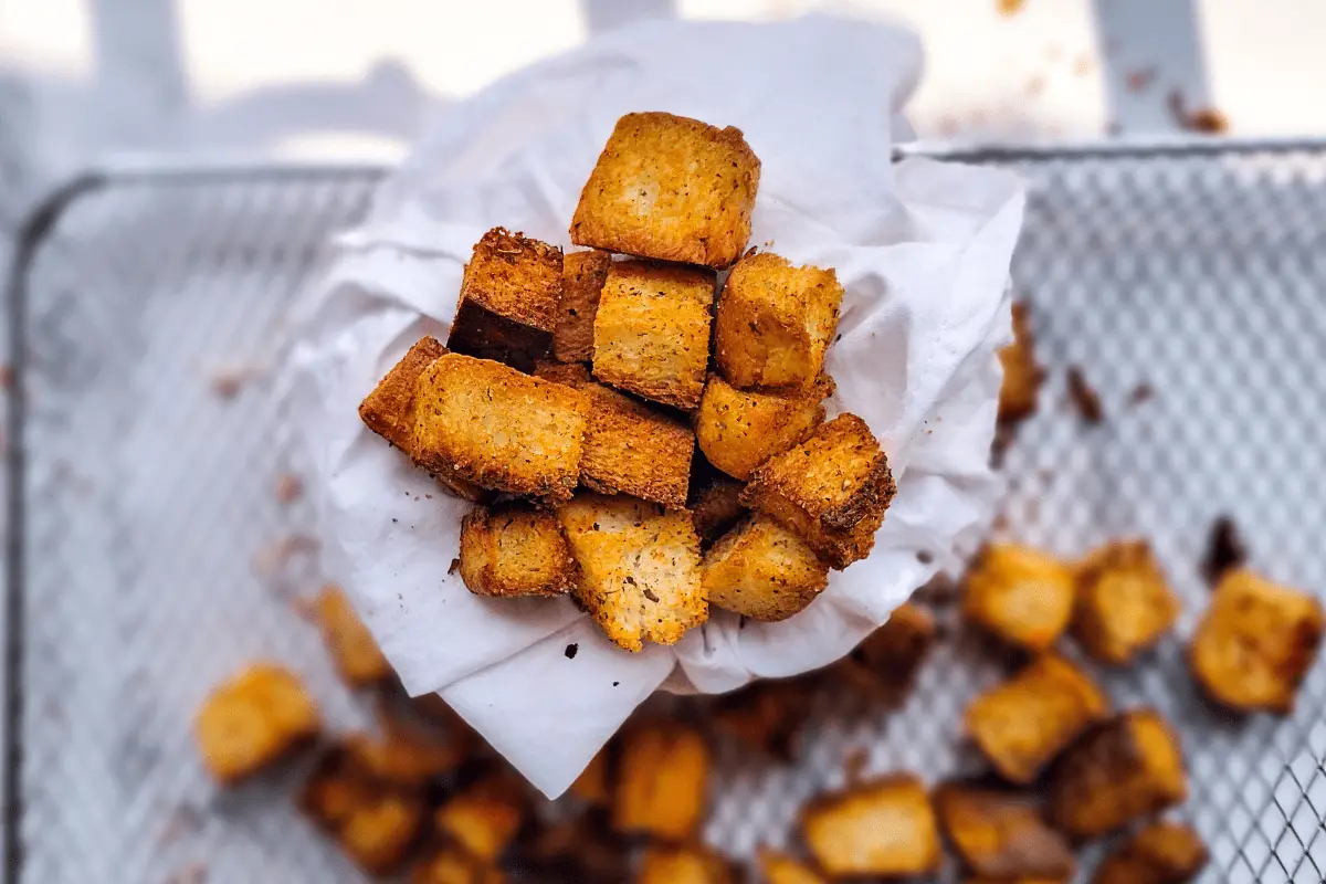 How to make croutons in air fryer?