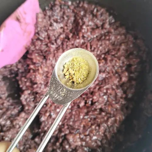 Black rice pudding with coconut milk