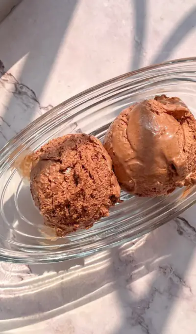 4 ingredient No churn chocolate ice cream